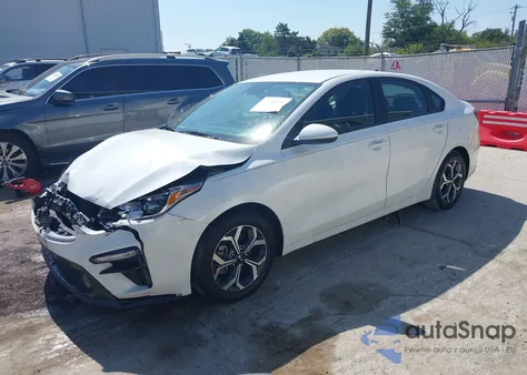 2021 Kia Forte Lxs из США, поврежденный, VIN 3KPF24AD1ME409117